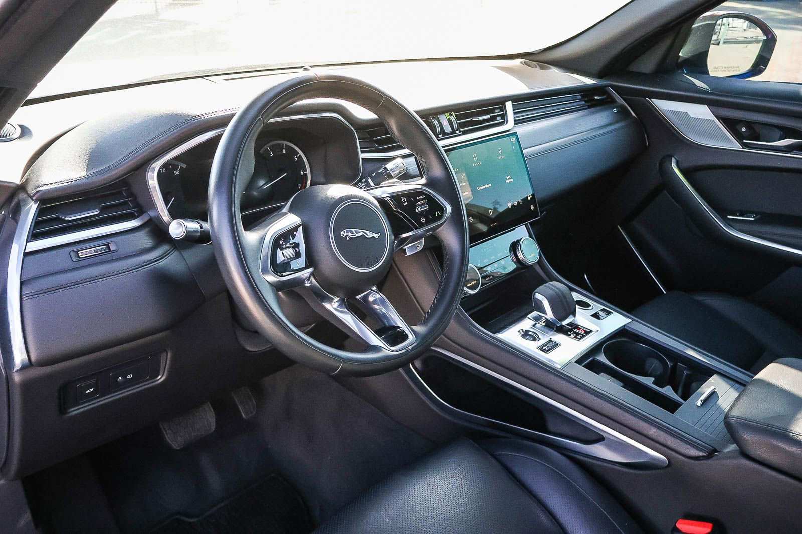 Used 2022 Jaguar F-PACE S image 27