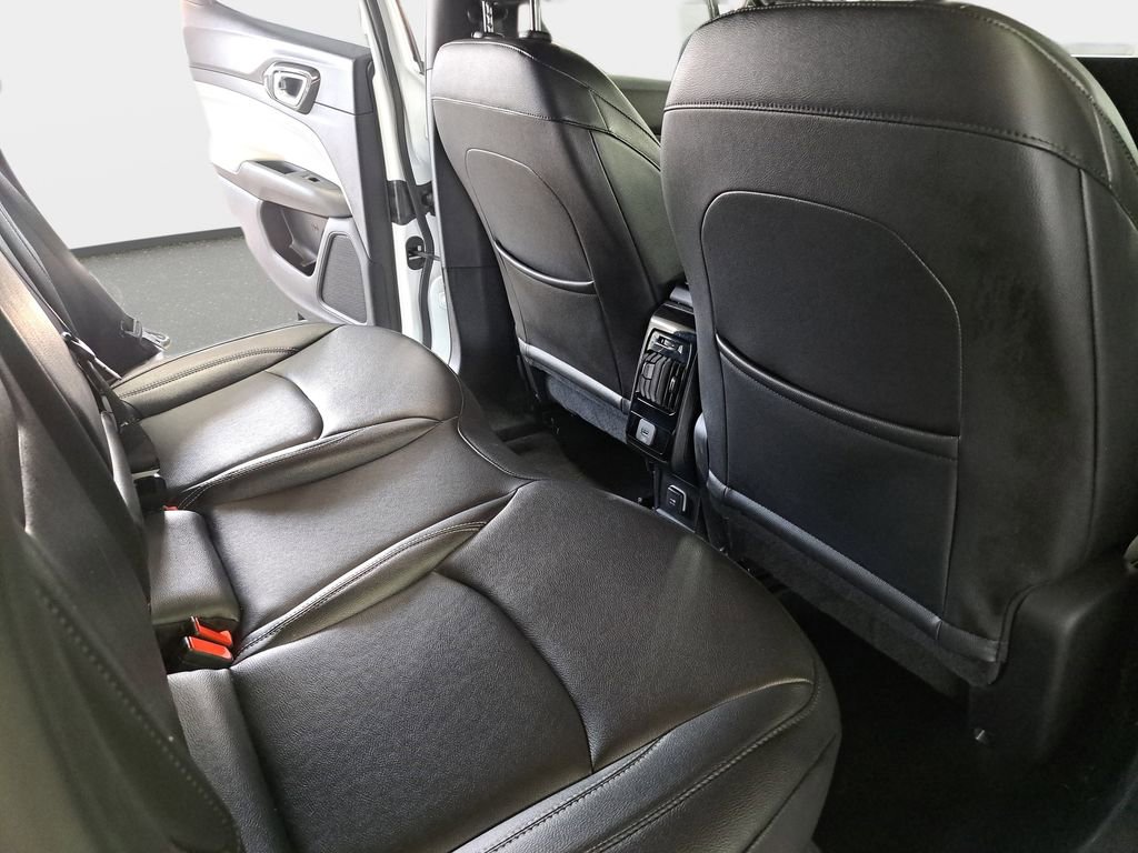 Certified 2025 Jeep Compass Limited AWD/4WD image 12