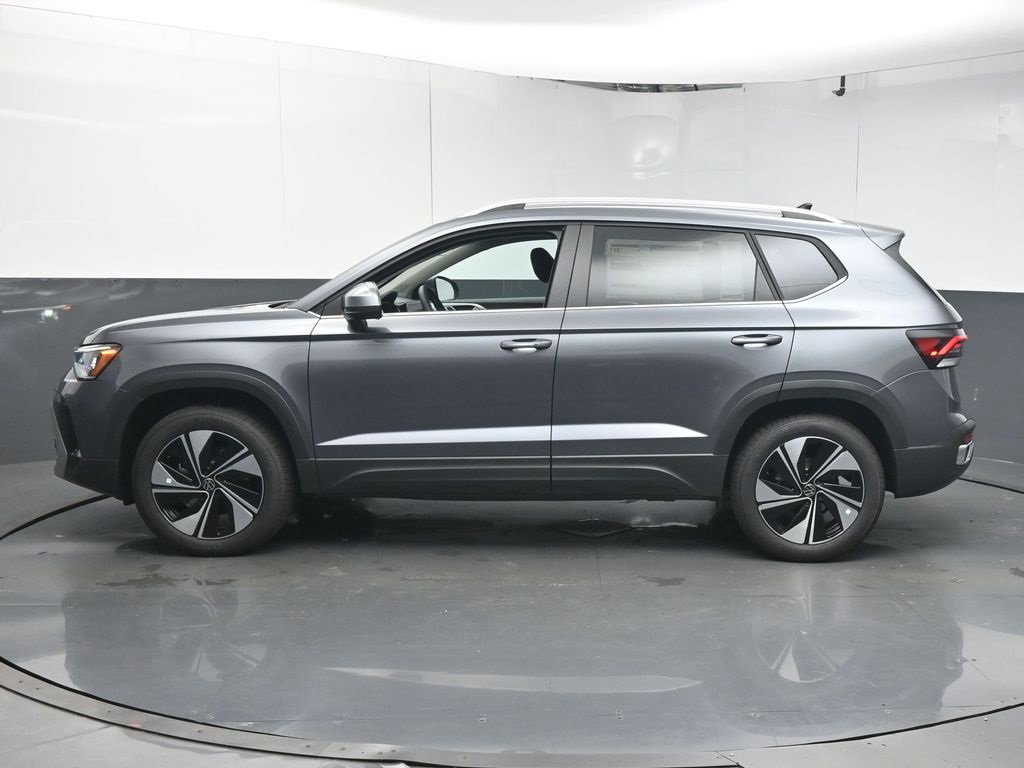 New 2025 Volkswagen Taos SE image 5