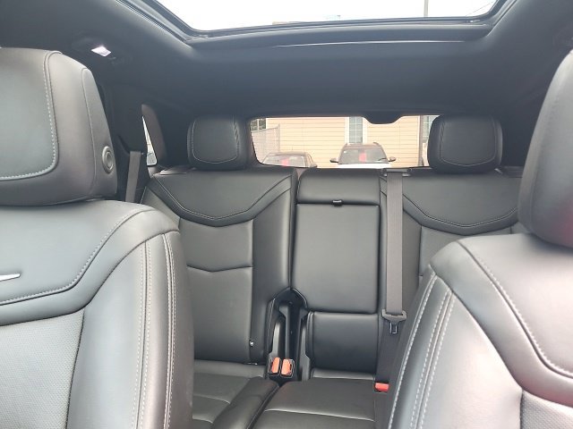 Used 2022 Cadillac XT5 Premium Luxury w/ Technology Package AWD/4WD image 16