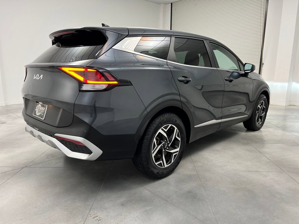 Used 2024 Kia Sportage LX image 7