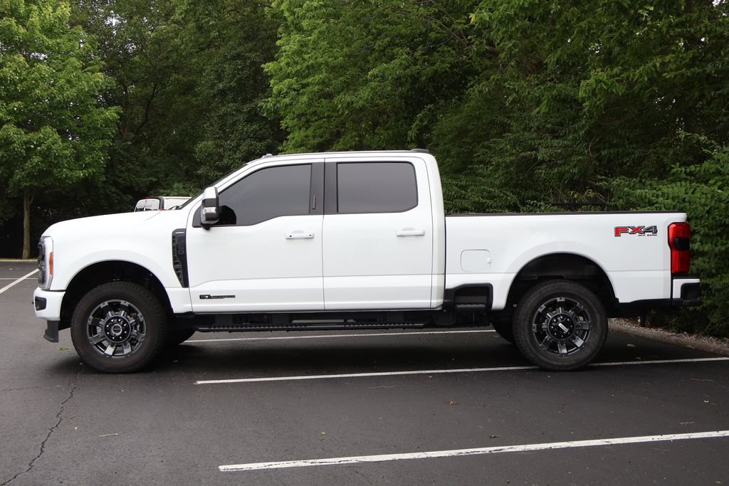 Used 2023 Ford F250 Lariat w/ Sport Appearance Package AWD/4WD image 4