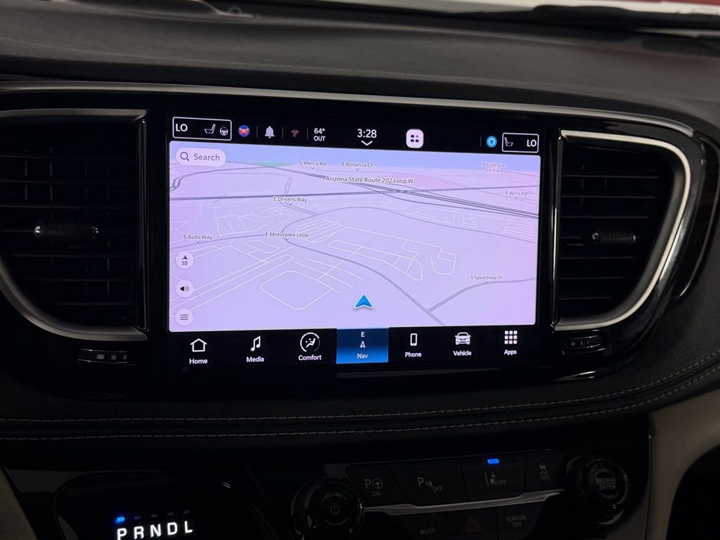 Used 2023 Chrysler Pacifica Limited image 14