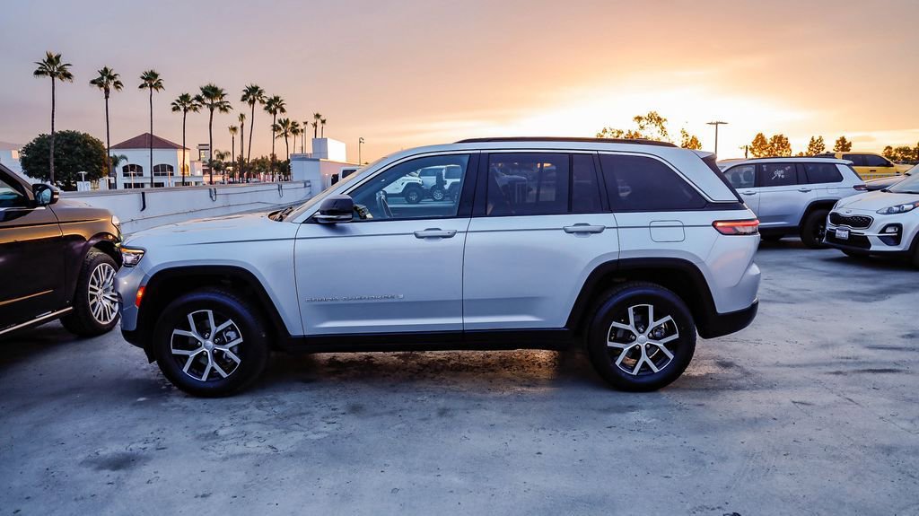 Certified 2024 Jeep Grand Cherokee Limited image 14