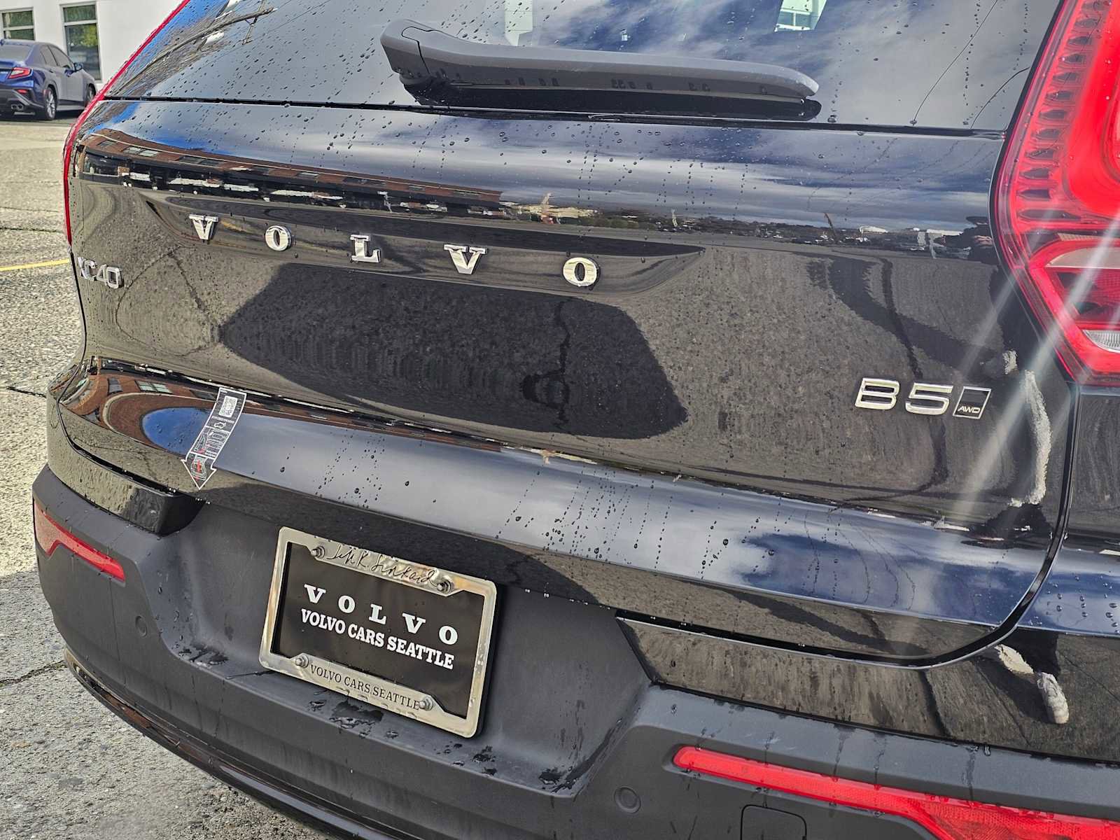 Used 2025 Volvo XC40 B5 Plus w/ Protection Package Premier image 15