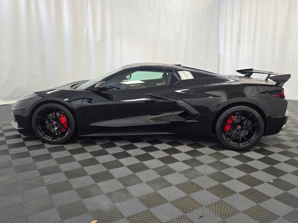 Used 2024 Chevrolet Corvette Stingray image 3