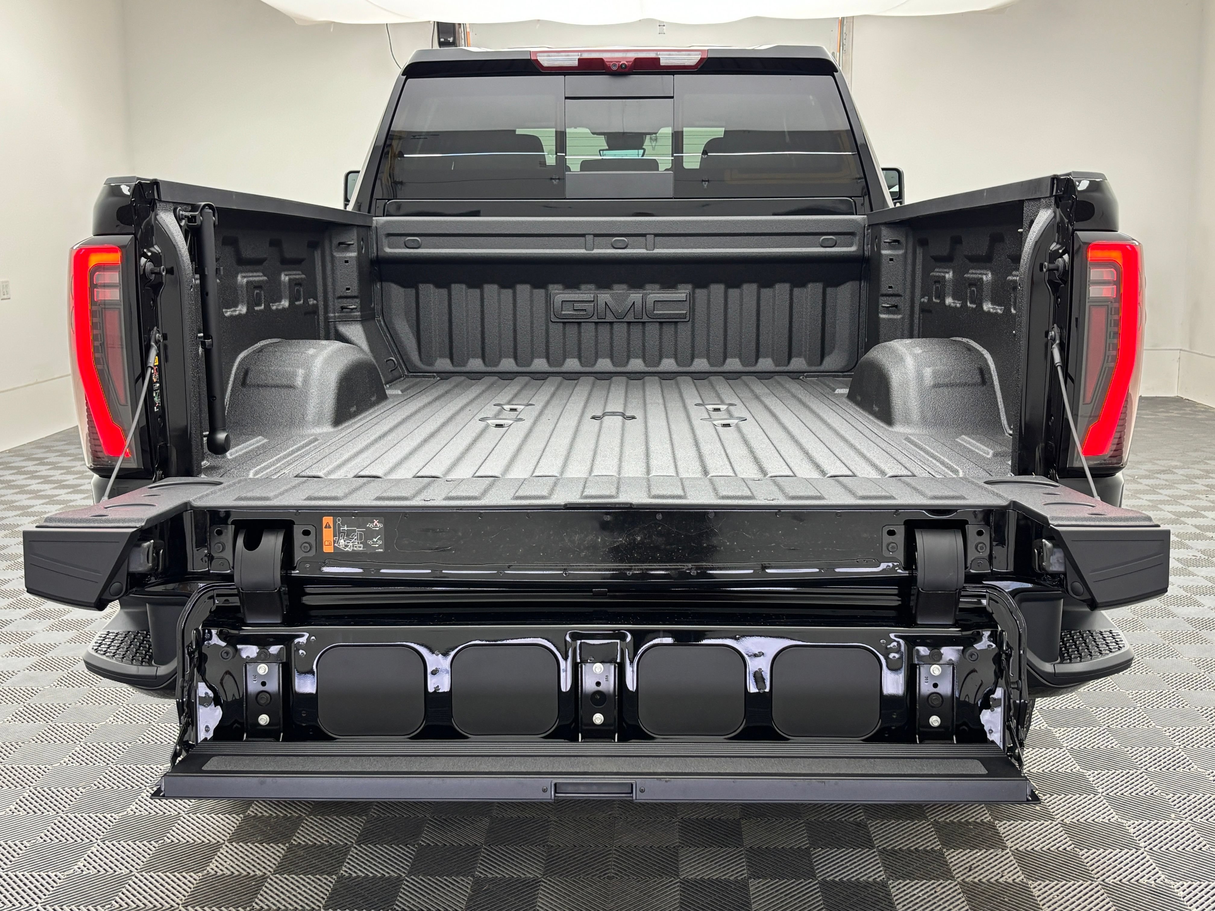 New 2026 GMC Sierra 2500 AT4 w/ AT4 Premium Plus Package AWD/4WD image 12
