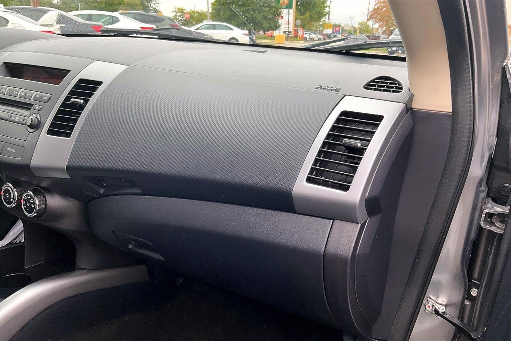 Used 2013 Mitsubishi Outlander SE AWD/4WD image 19