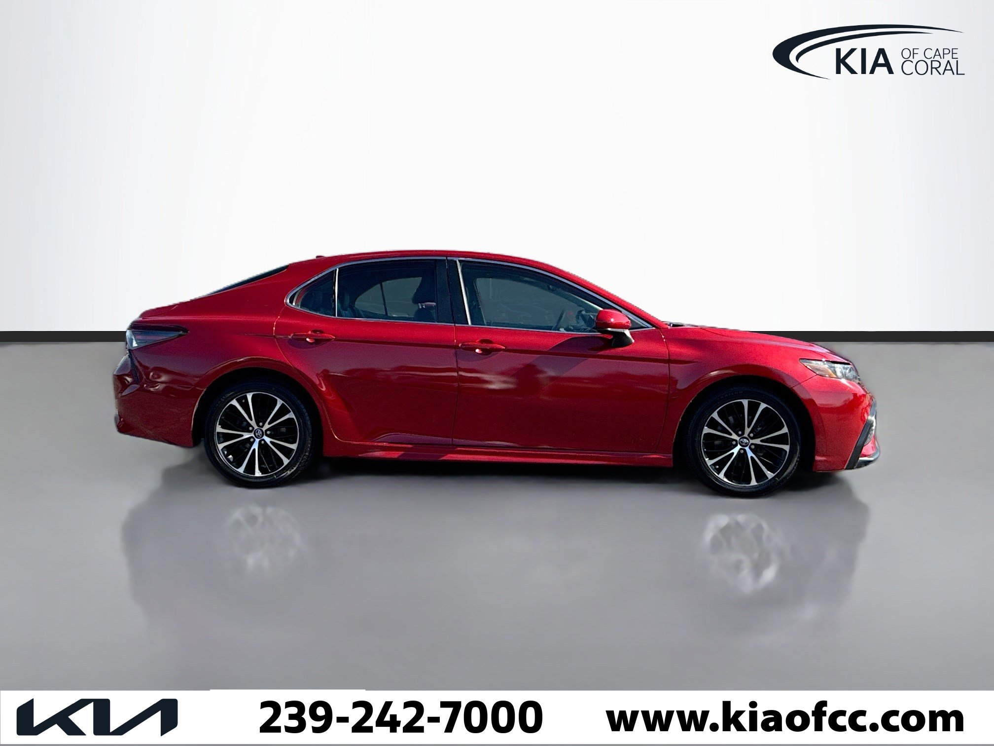 Used 2021 Toyota Camry SE image 6