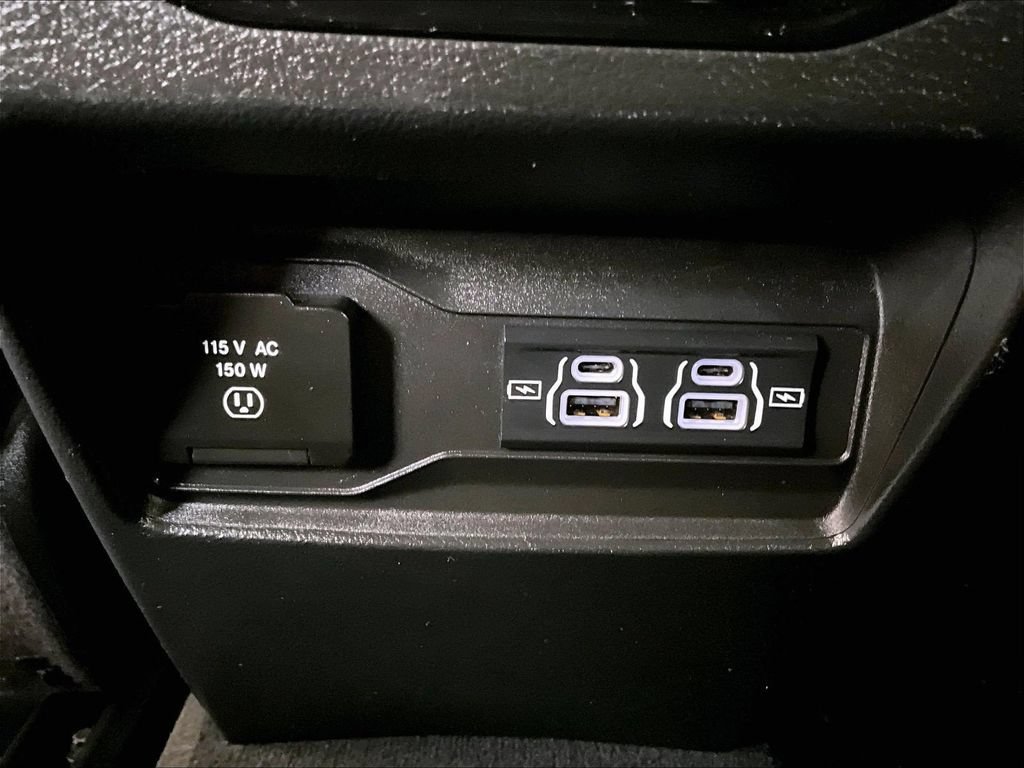 Used 2023 Jeep Grand Cherokee Altitude AWD/4WD image 28