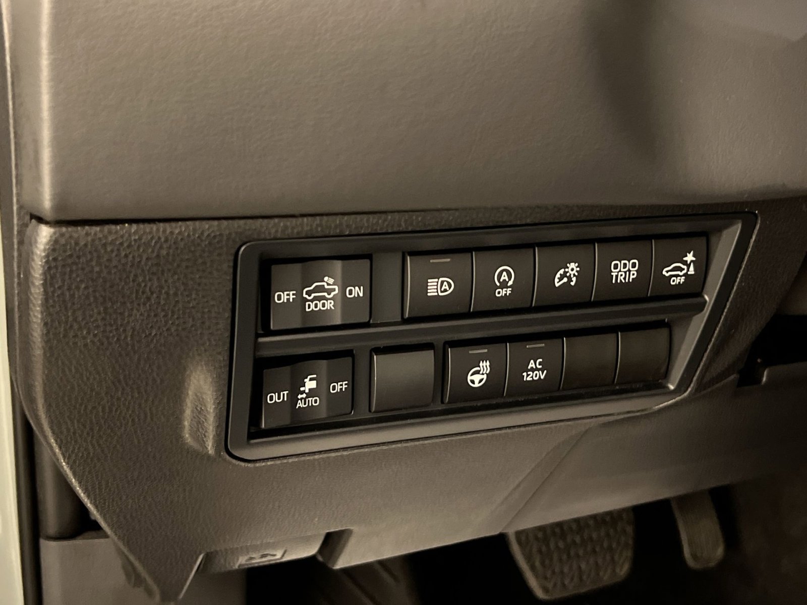 Used 2025 Toyota Tundra Platinum image 31