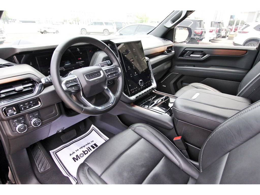 Used 2025 GMC Yukon Denali AWD/4WD image 13