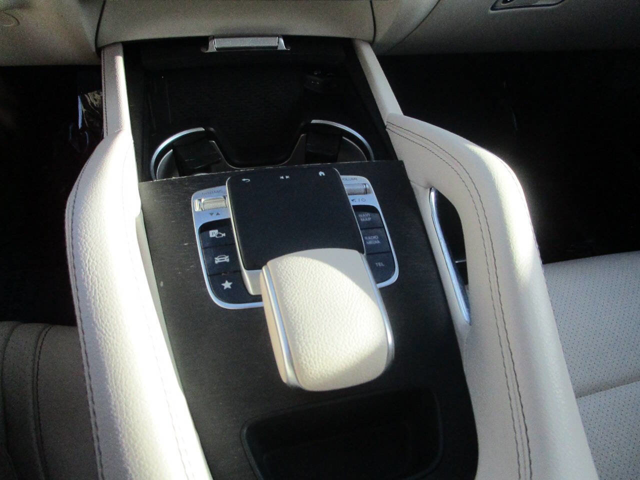 Used 2020 Mercedes-Benz GLE 350 4MATIC image 19