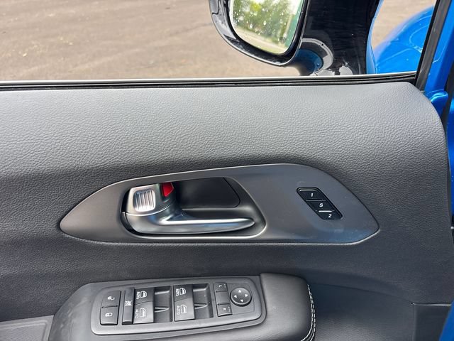 New 2027 Chrysler Pacifica Select w/ Family Tech Group FWD image 15