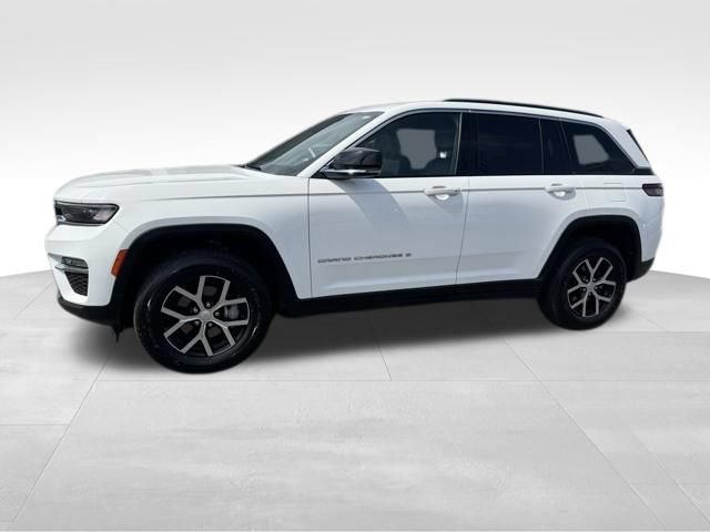 Used 2024 Jeep Grand Cherokee Limited AWD/4WD image 8