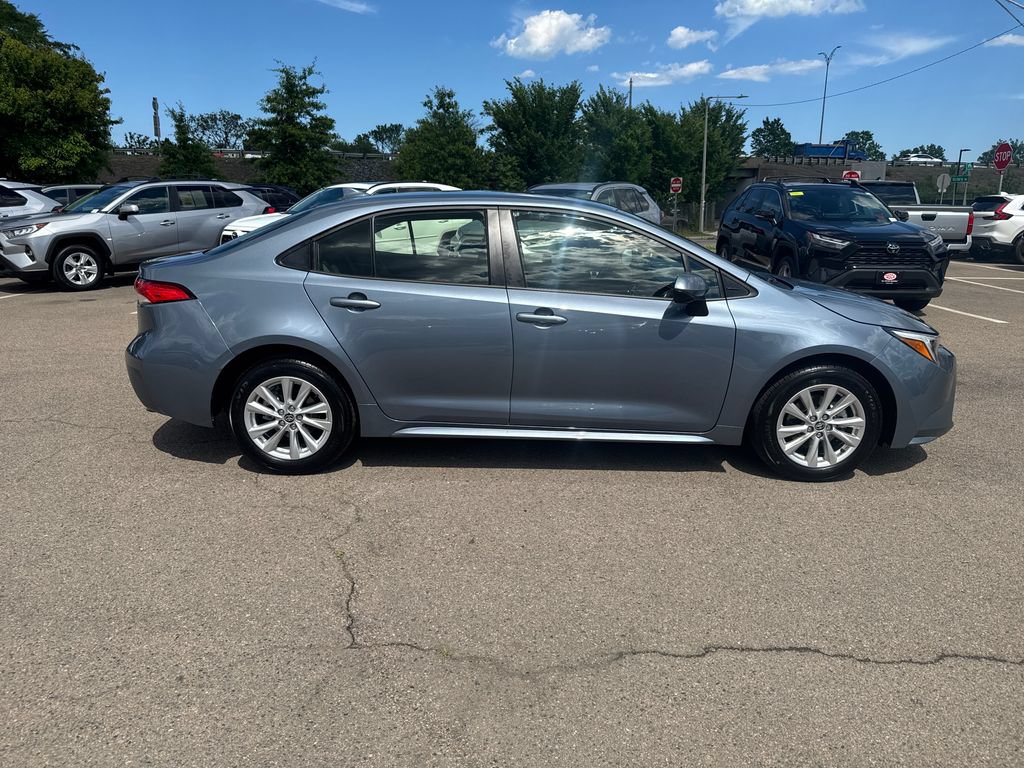 Used 2026 Toyota Corolla LE w/ LE Premium Package FWD image 8