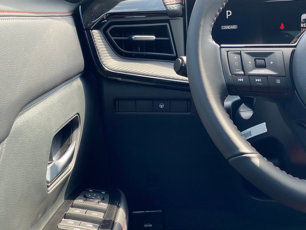 New 2025 Nissan Kicks SR image 24