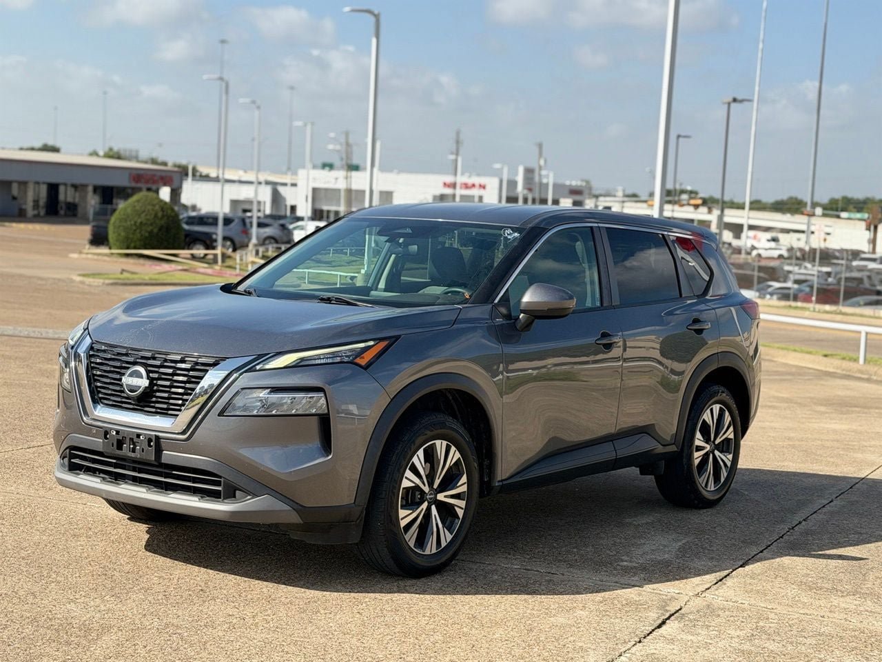 Certified 2022 Nissan Rogue SV FWD image 1