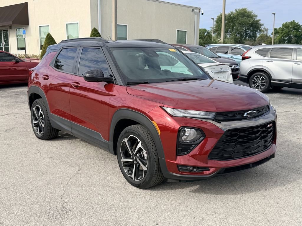 Certified 2023 Chevrolet TrailBlazer RS w/ Sun and Liftgate Package FWD image 2