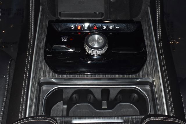 Certified 2024 Jeep Wagoneer L Series II w/ Flexible Seating Group image 21