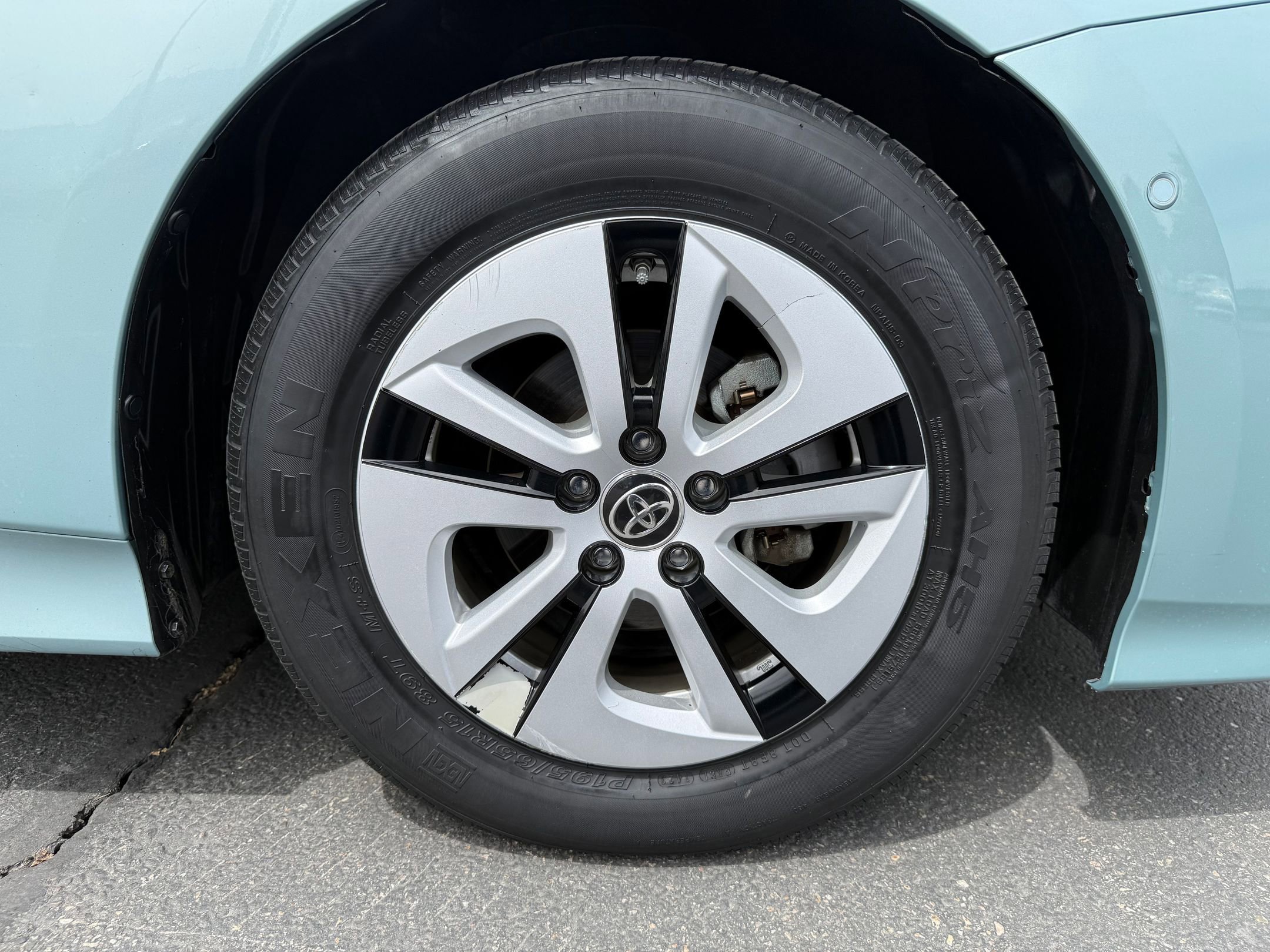 Used 2017 Toyota Prius Three FWD image 30