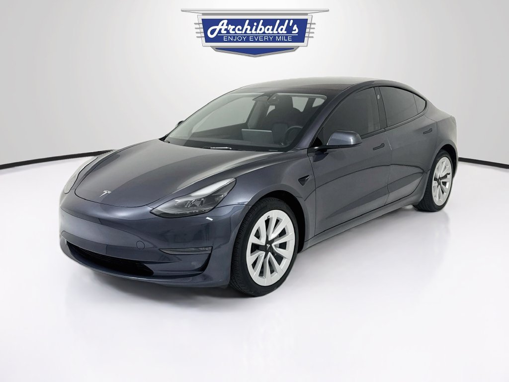 Used 2023 Tesla Model 3 Standard Range RWD image 3