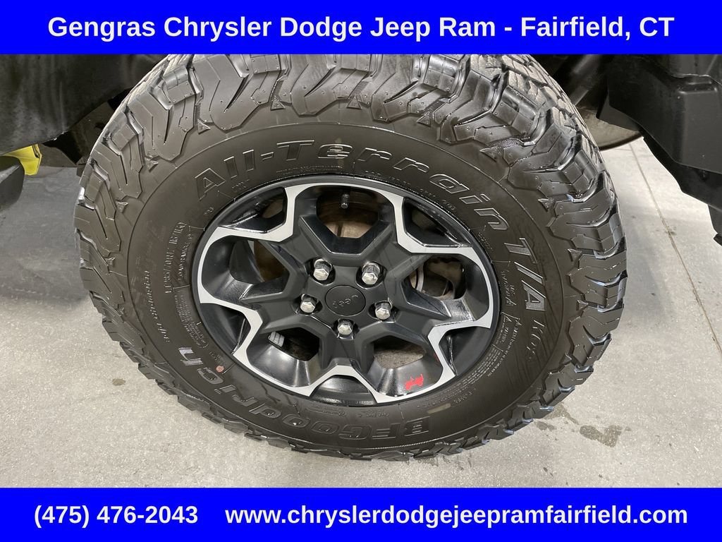 Used 2023 Jeep Wrangler Unlimited Rubicon w/ Cold Weather Group AWD/4WD image 15
