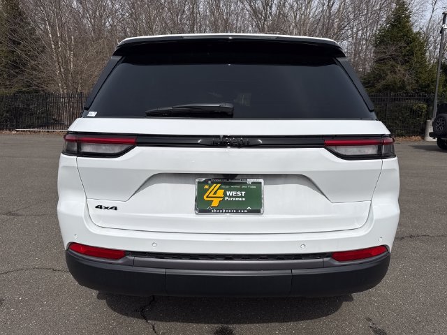 New 2026 Jeep Grand Cherokee Altitude AWD/4WD image 10