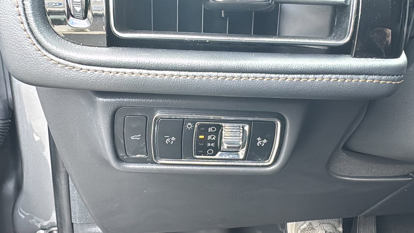 Used 2025 Lincoln Aviator Reserve w/ Jet Appearance Package AWD/4WD image 22
