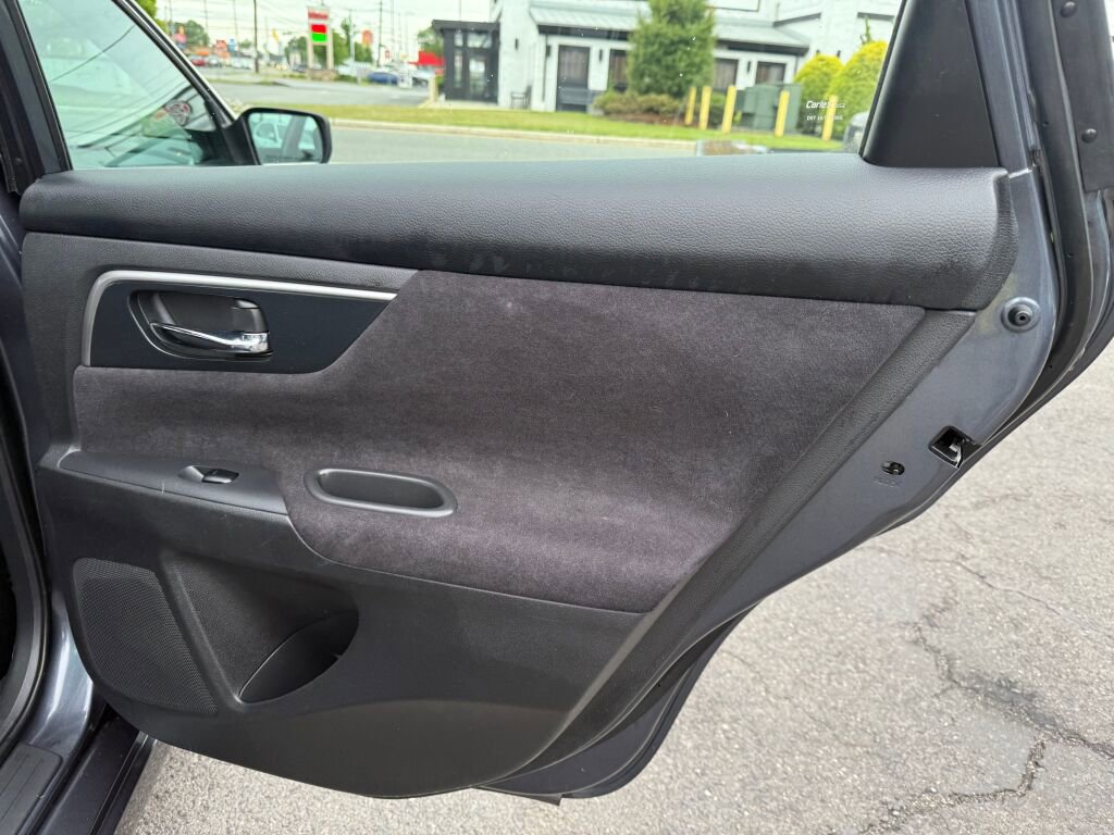 Used 2013 Nissan Altima 2.5 S FWD image 21