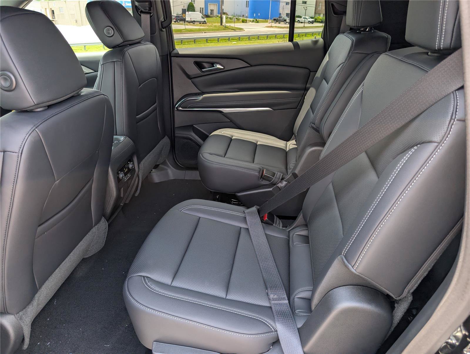 New 2026 Chevrolet Traverse LT w/ Driver Confidence Package AWD/4WD image 11