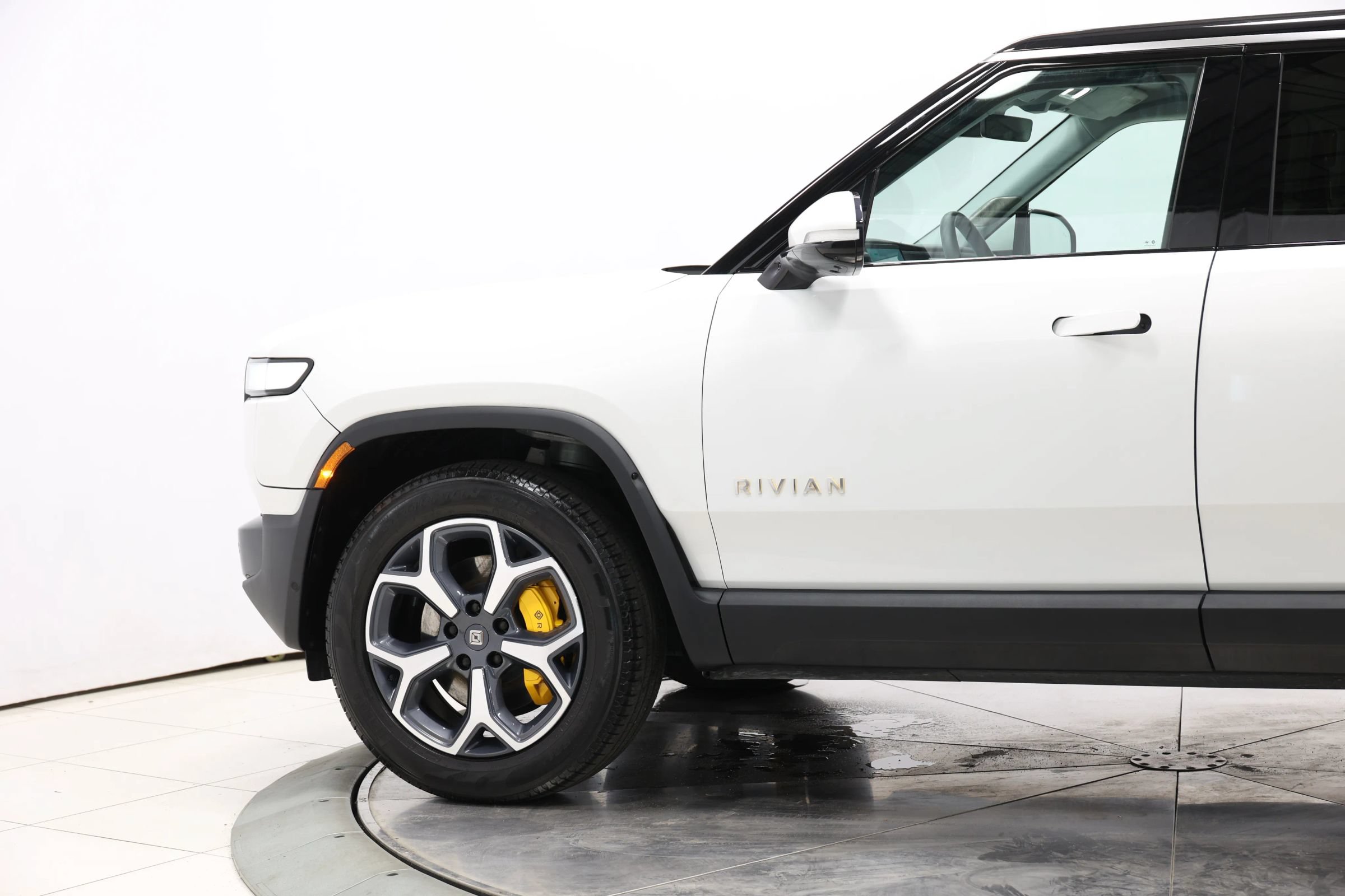 Used 2024 Rivian R1S Adventure Quad AWD/4WD image 8