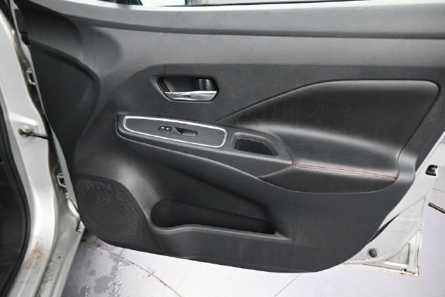 Used 2024 Nissan Versa SR FWD image 13