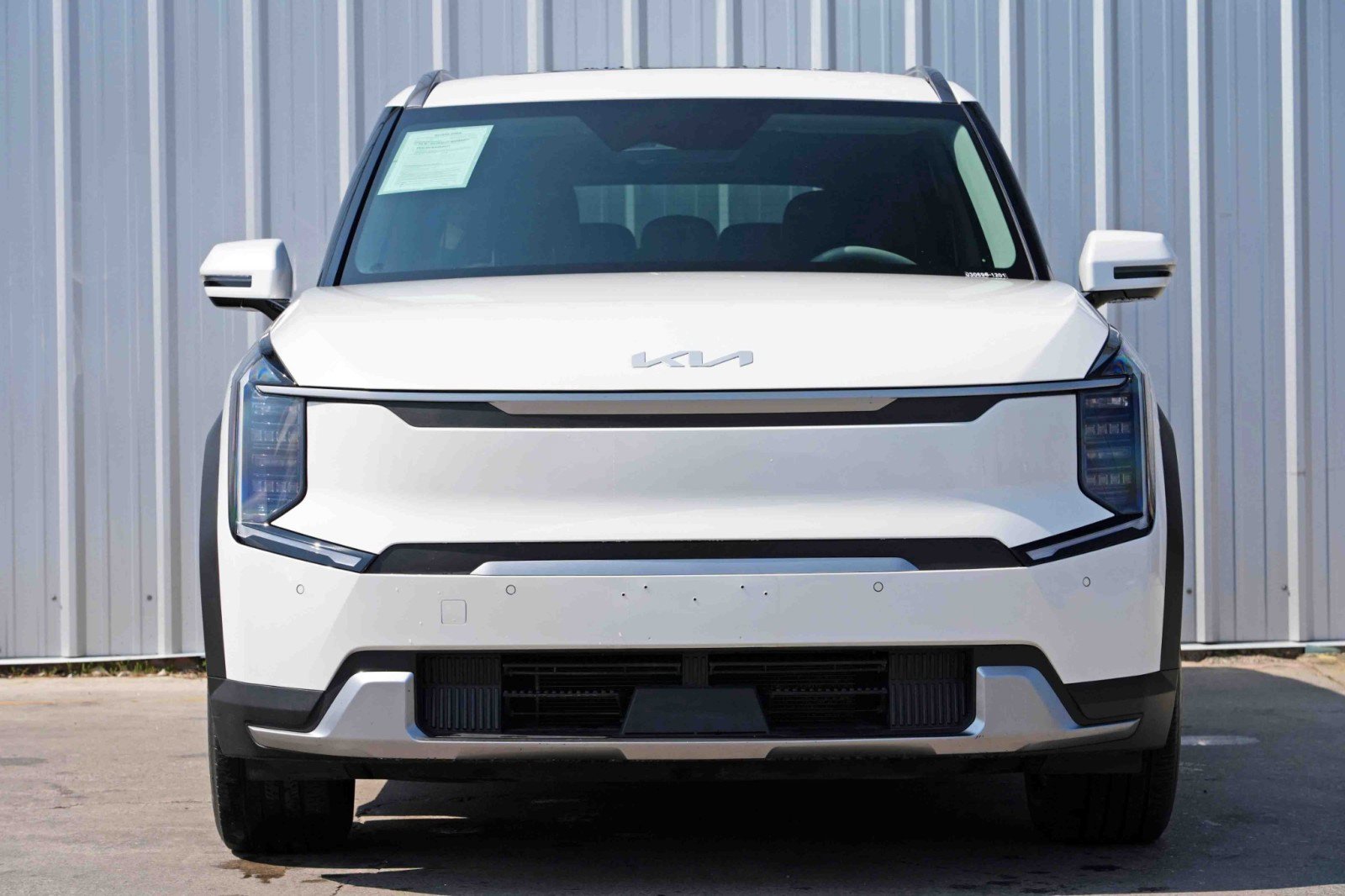 Used 2024 Kia EV9 Wind image 6