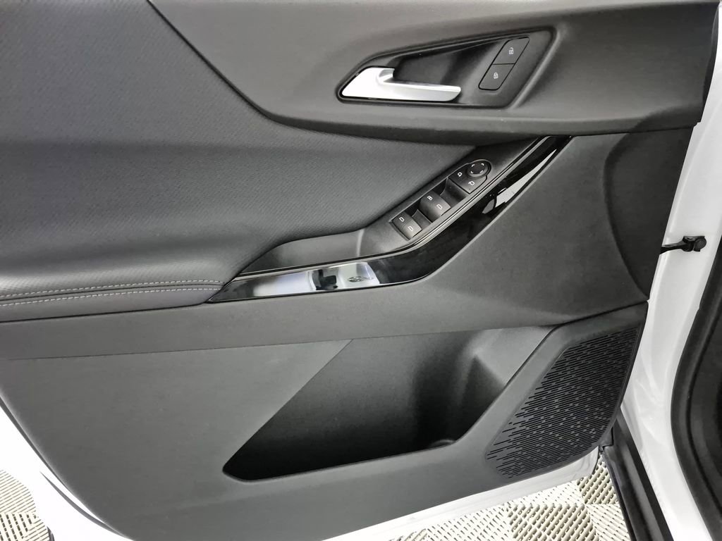 New 2026 Chevrolet Equinox LT AWD/4WD image 13