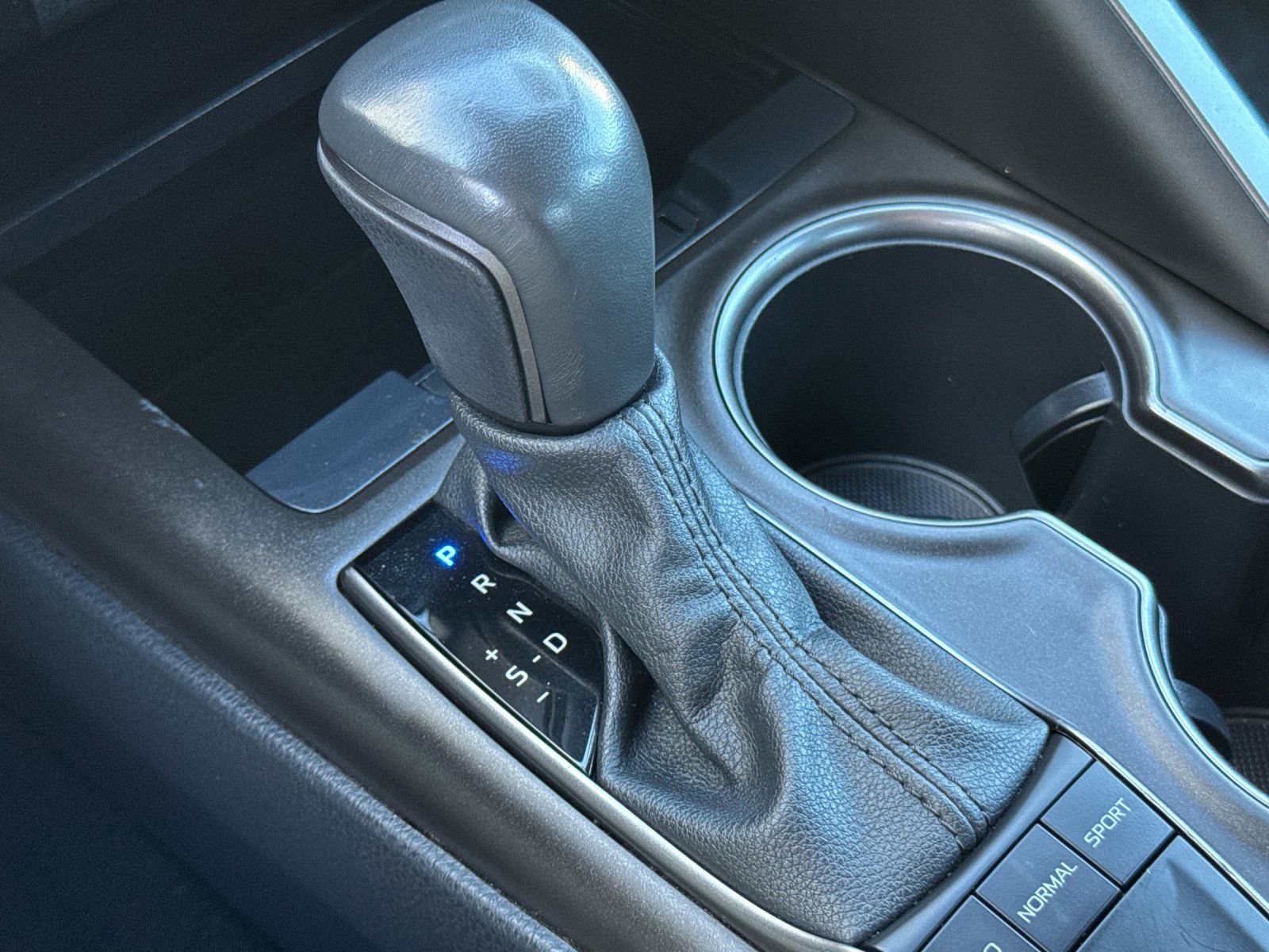 Used 2024 Toyota Camry SE image 20