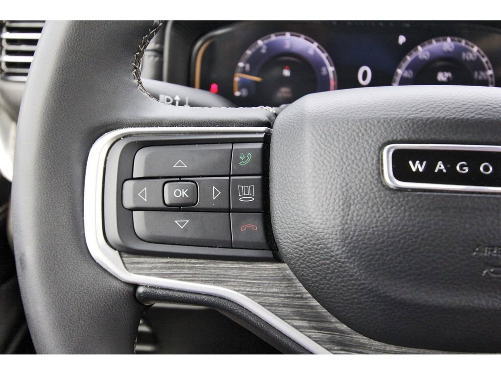 Used 2024 Jeep Wagoneer L Series II image 16