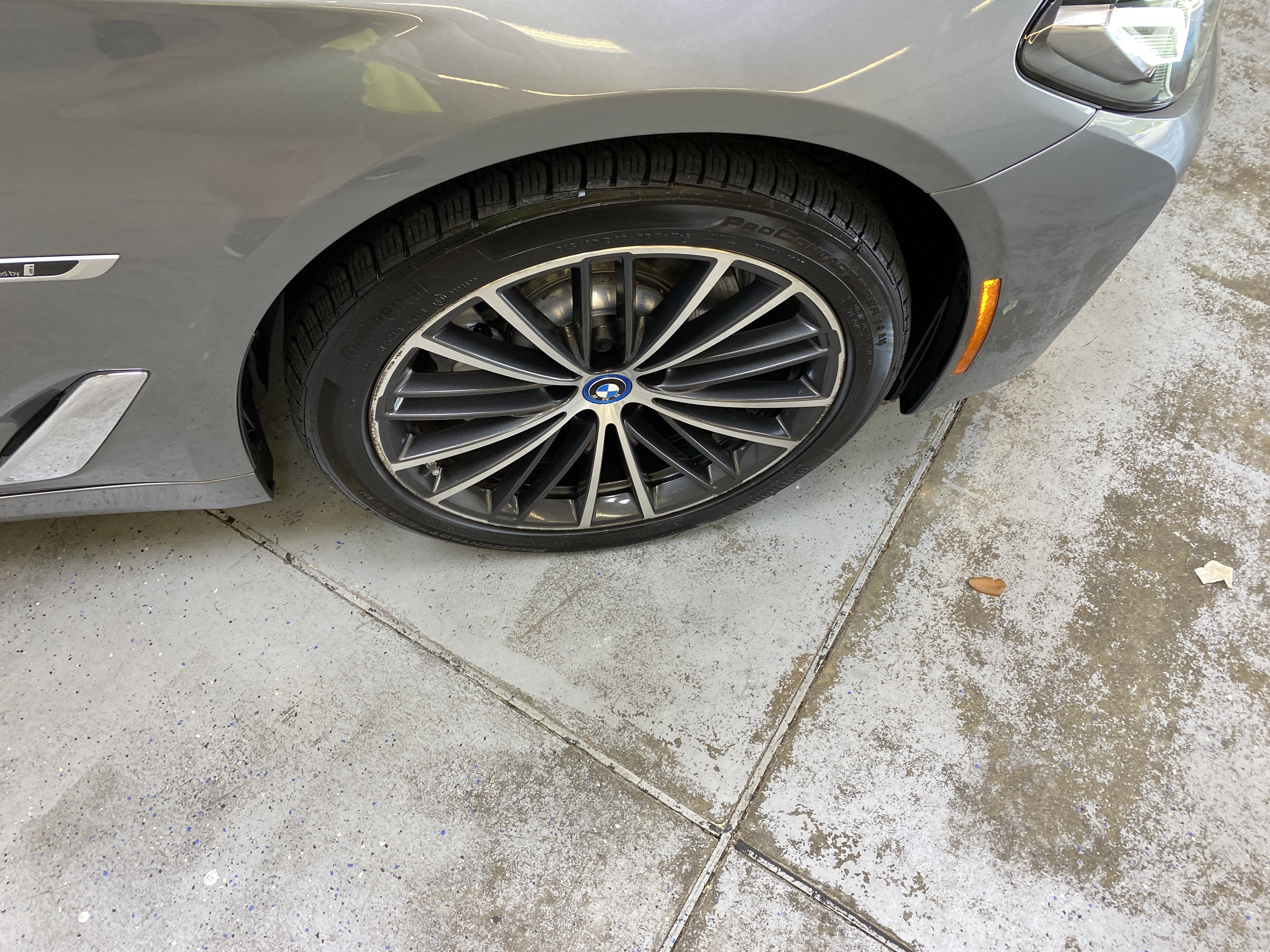 Used 2023 BMW 530e w/ Premium Package image 14