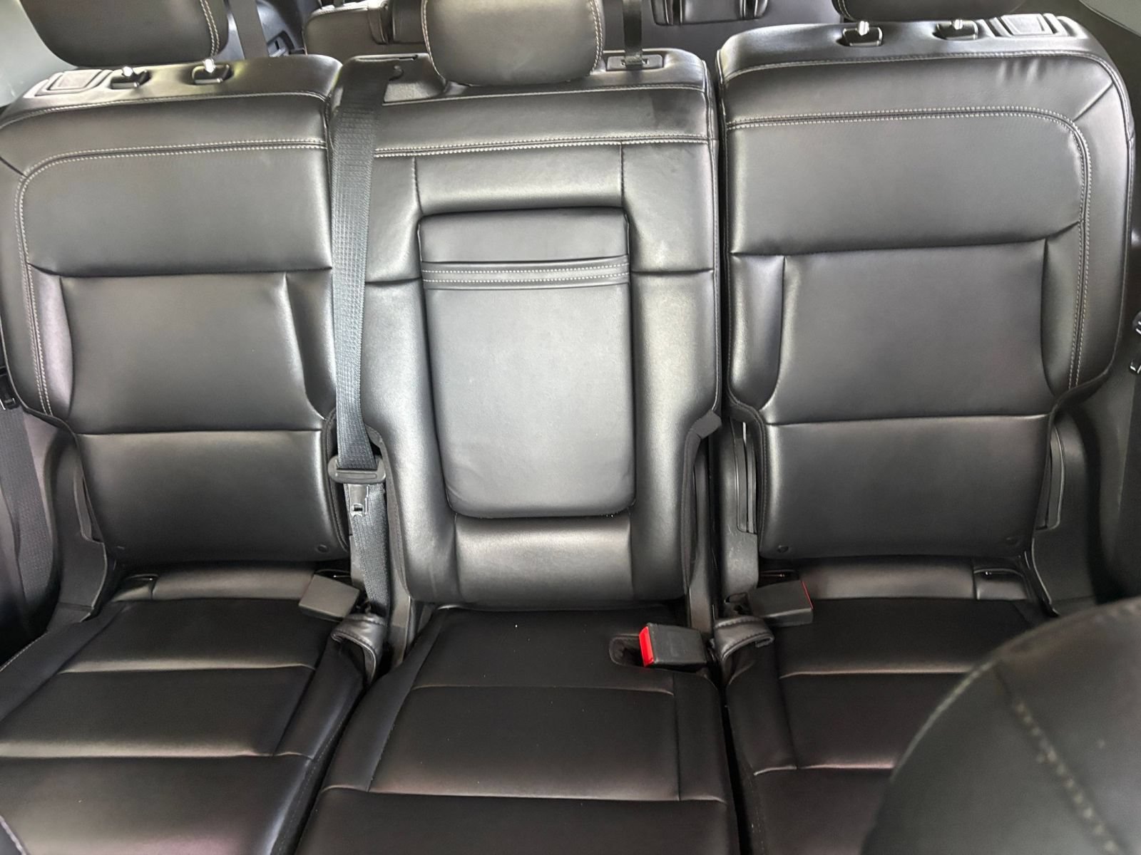 Used 2023 Ford Explorer XLT w/ Equipment Group 202A AWD/4WD image 40