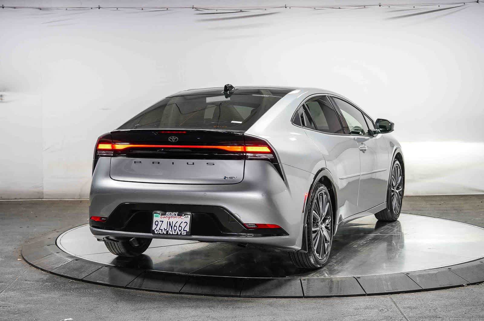 Certified 2026 Toyota Prius XLE FWD image 5