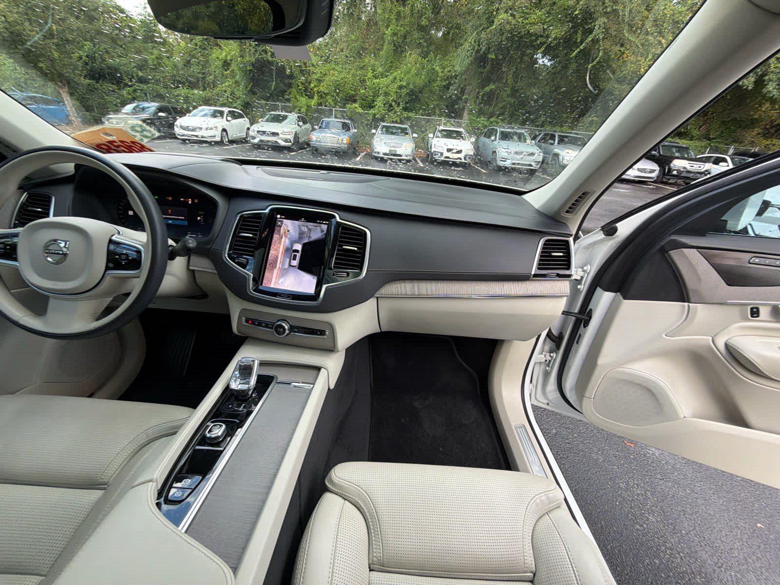 Certified 2025 Volvo XC90 T8 Ultra w/ Protection Package Premier AWD/4WD image 20