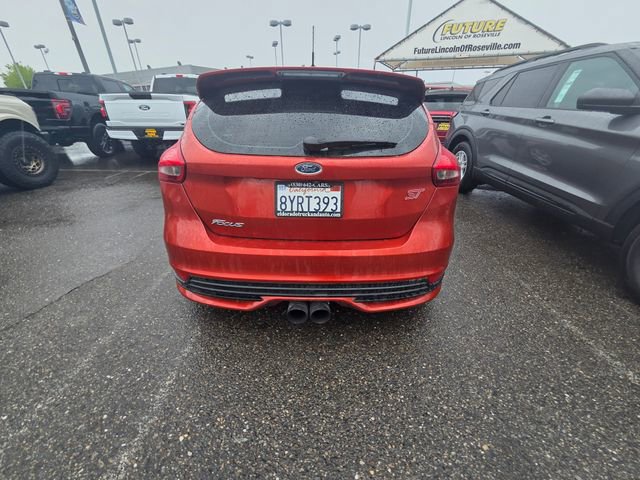 Used 2018 Ford Focus ST image 4