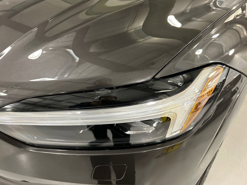 Certified 2023 Volvo XC60 T8 Ultimate w/ Climate Package image 7