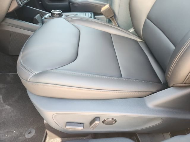 New 2025 Ford Maverick Lariat w/ Black Appearance Package image 17