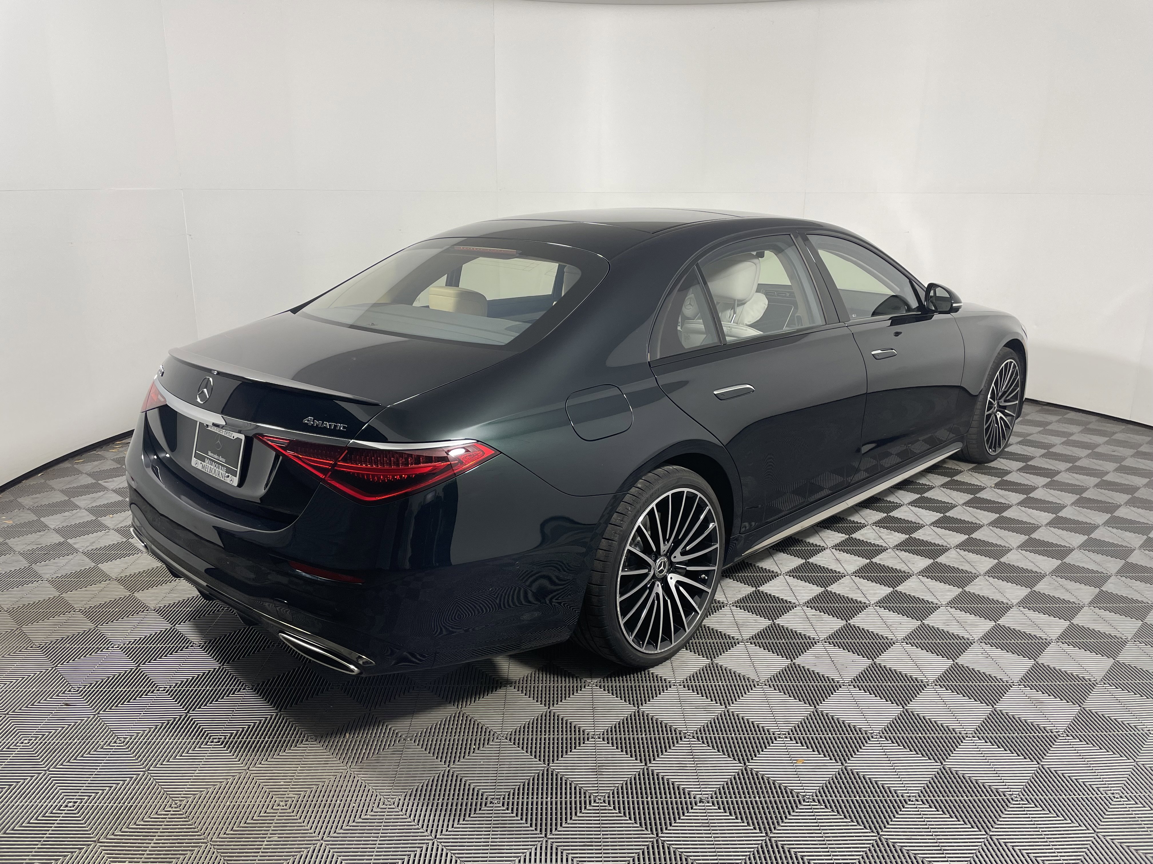 Certified 2023 Mercedes-Benz S 500 4MATIC image 4