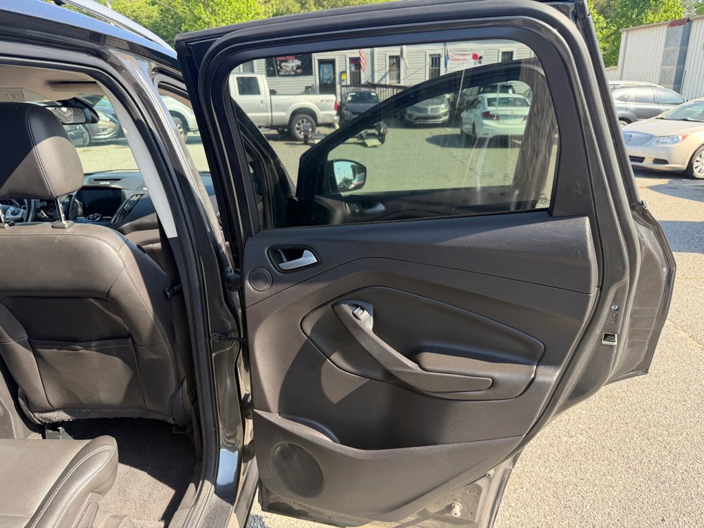 Used 2016 Ford Escape Titanium w/ Equipment Group 301A FWD image 18