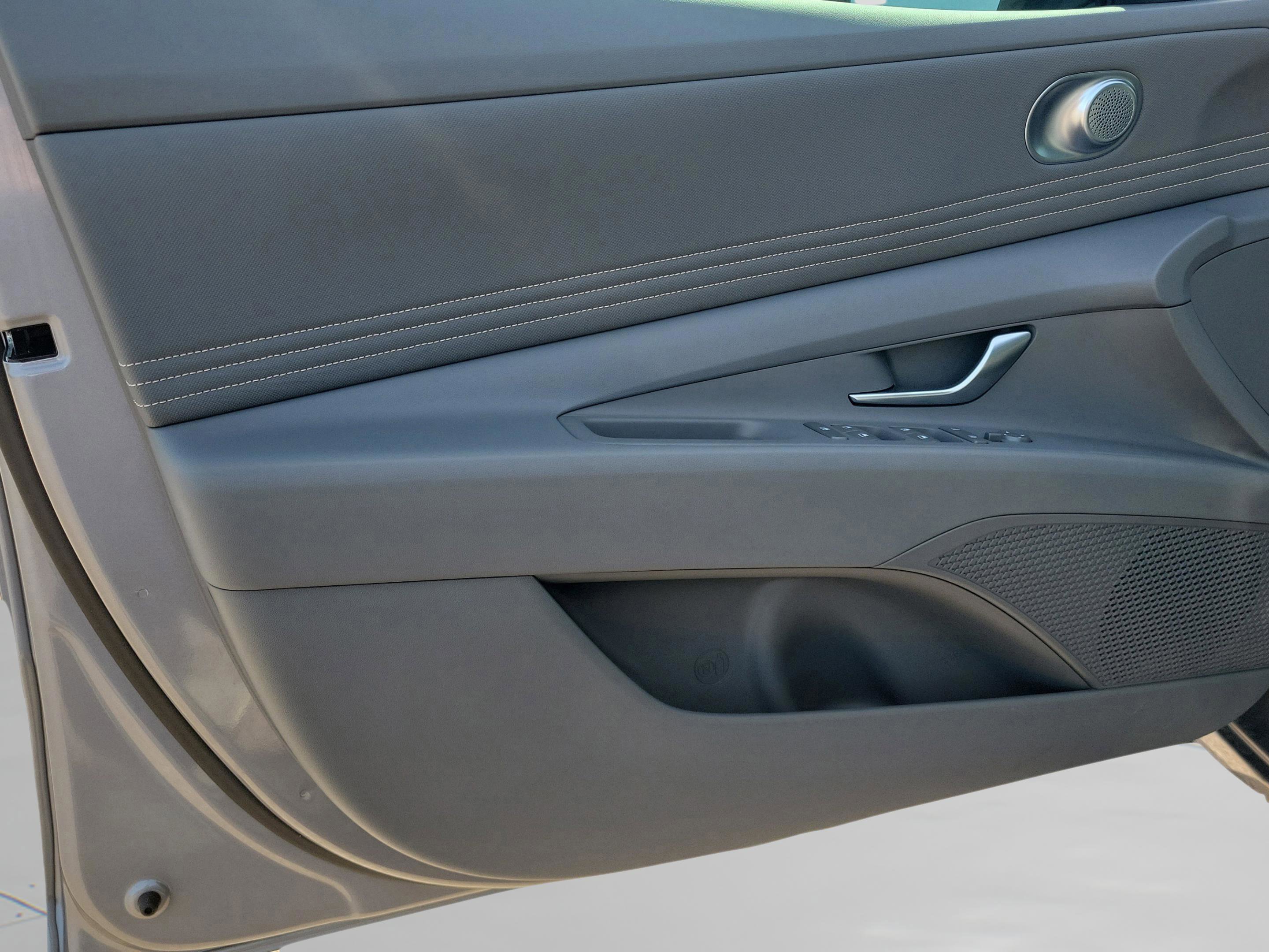 New 2026 Hyundai Elantra SEL Sport image 23