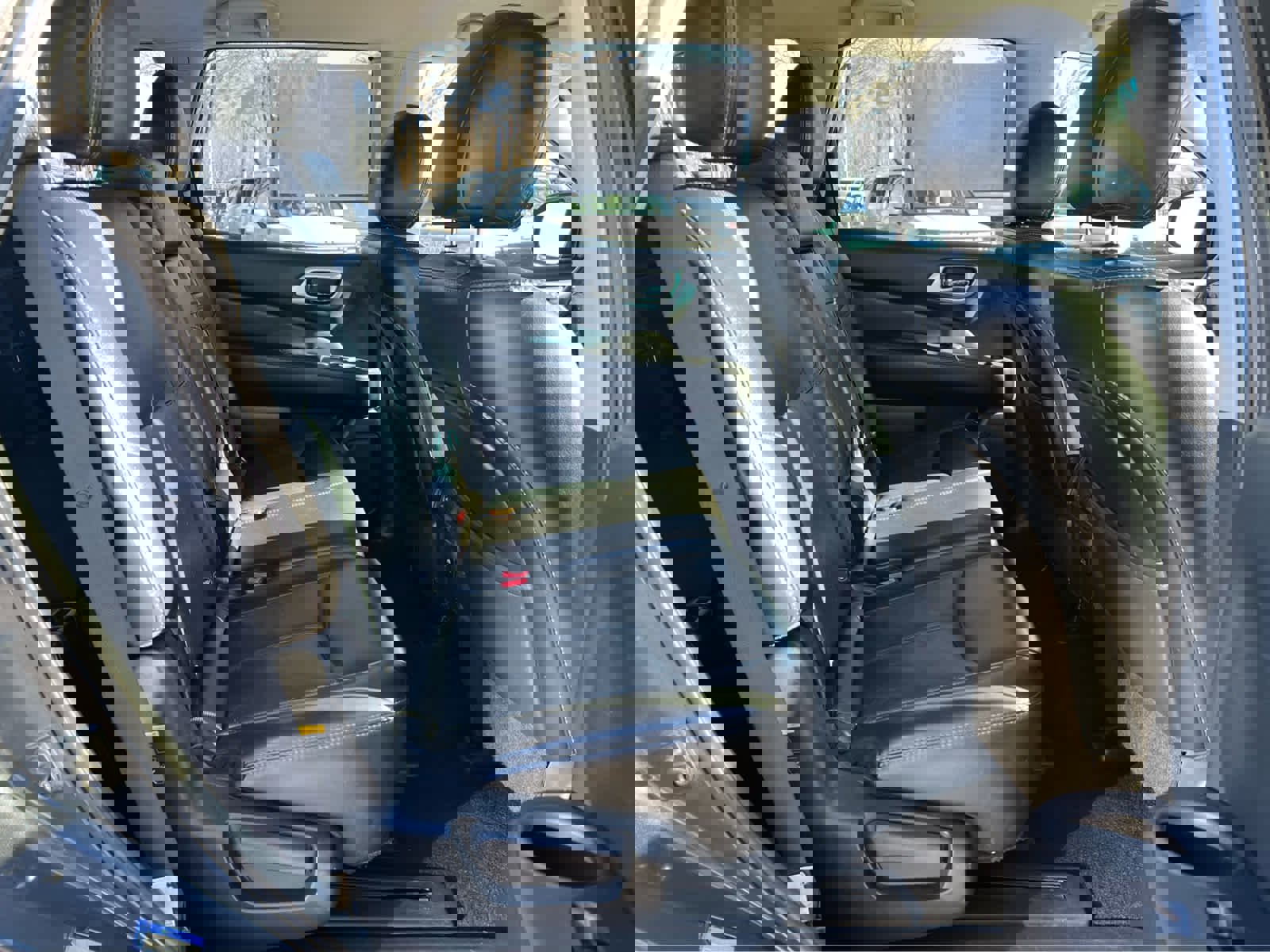 Used 2014 Nissan Pathfinder Platinum image 25