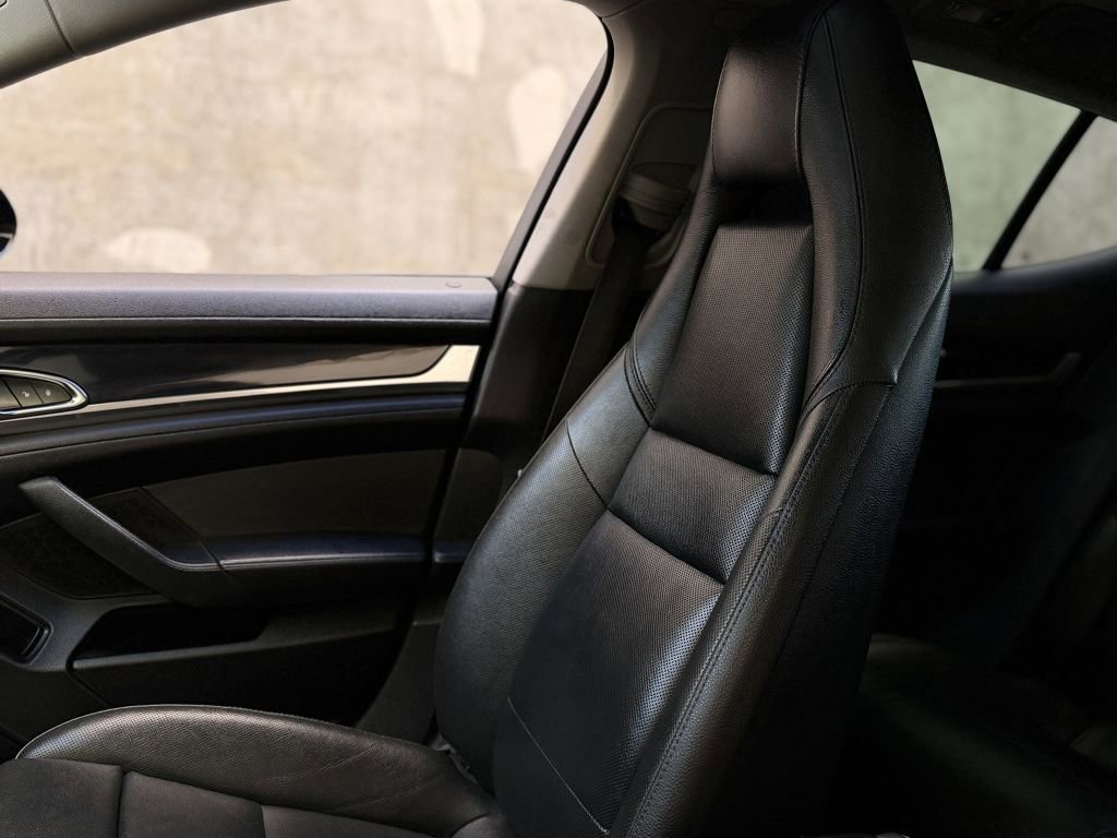 Used 2015 Porsche Panamera image 24