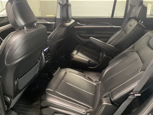 Used 2023 Jeep Grand Cherokee L Limited w/ Trailer Tow Group (B) AWD/4WD image 18